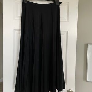 Votre Nom Black Pleated Women's Maxi Skirt